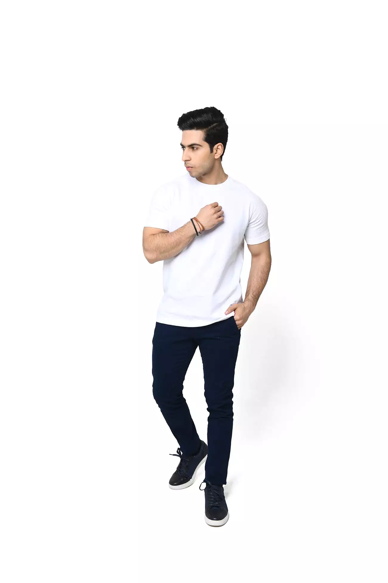 BASIC SLIM FIT T-SHIRT