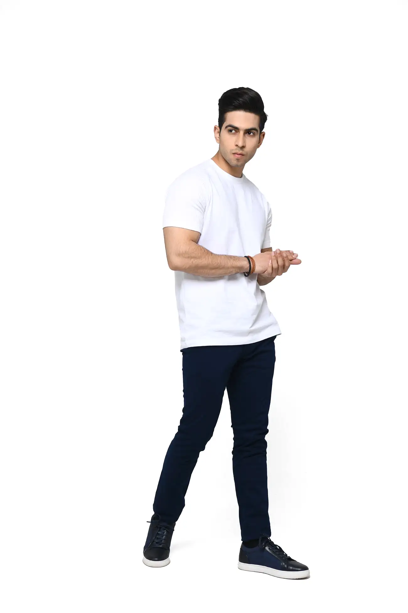 BASIC SLIM FIT T-SHIRT