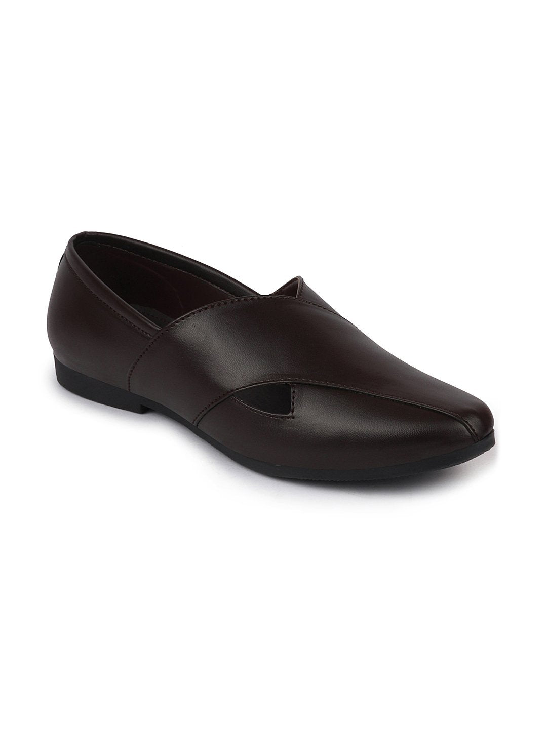 Men Ethnic Brown Criss Cross Slip On Juttis and Mojaris