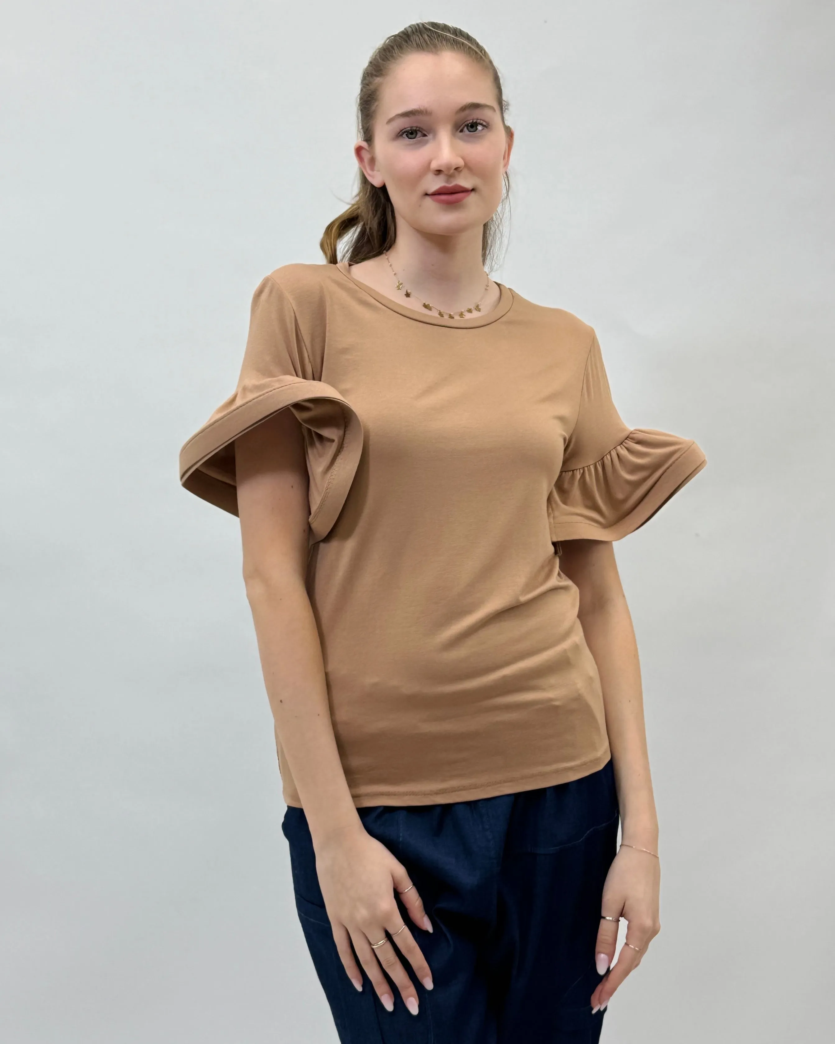 T-shirt in cotone slim con maniche ampie