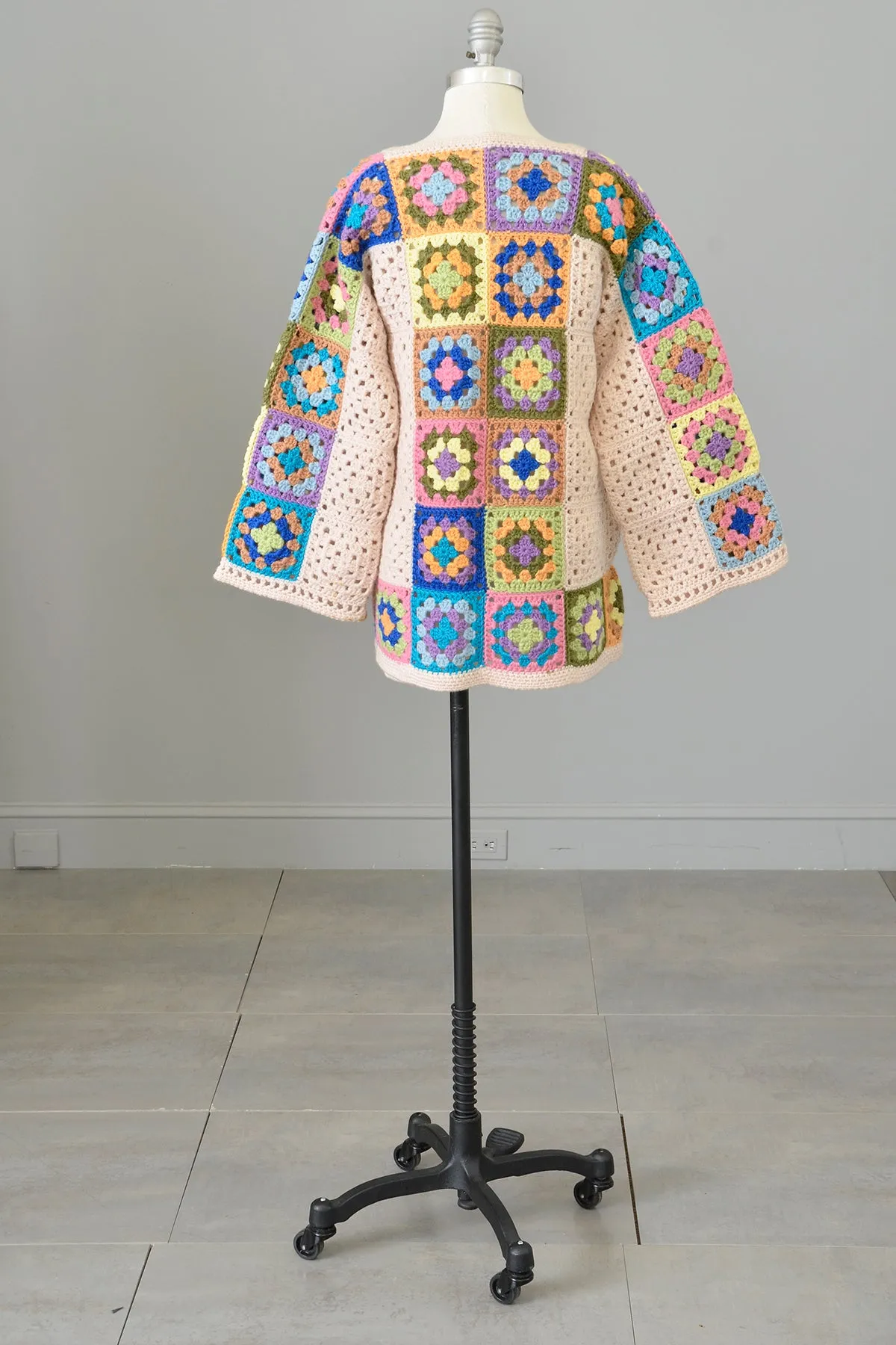 Vintage Hand Knit Crochet Patchwork Granny Squares Cardigan Sweater