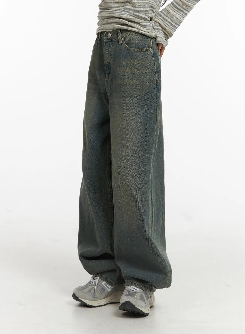 Washed Wide Leg Jeans CJ418